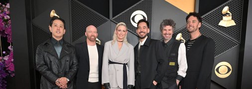 Джозер Ган, Дэйв Фаррел, Эмили Армстронг, Майк Шинода, Брэд Делсон, Колин Бриттен