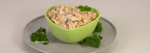 Салат з відвареного серця, цибулі та яєць