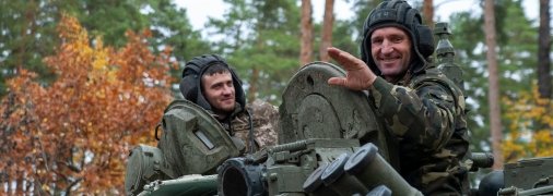 Наших защитников встречают на освобожденных территориях, как настоящих богов войны