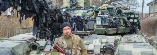 Олександр Товстенко загинув на одній зі складних ділянок фронту, а його рідні отримали повістку. Фото з архіву родини Товстенків.