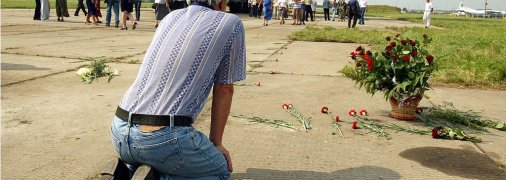 Отец погибших детей на летной площадке