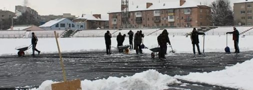 Поле стадиона в Ужгороде