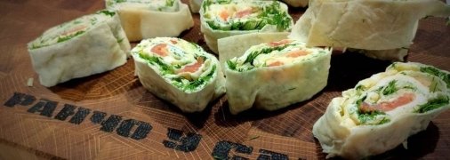 Как приготовить вкусный рулет из лаваша и красной рыбы