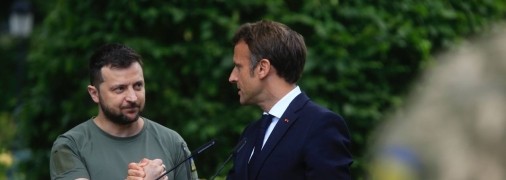 Макрон недавно был с официальным визитом в Украине