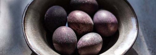 Красивые мерцающие пасхальные яйца