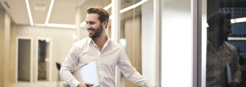 Повага починається з малого - теплої посмішки, щирого компліменту, заохочення та деяких фраз