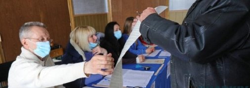 Хаос и громкие отставки: как коронавирус повлияет на выборы и что ждет Украину после 25 октября