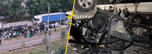 Натовп розтрощив службовий автомобіль