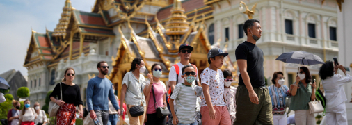 Тайці люблять торкатися дітей