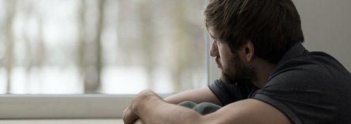 Когда жертвы насилия – мужчины: каково снять штаны перед классом и почему на работе лучше, чем дома?