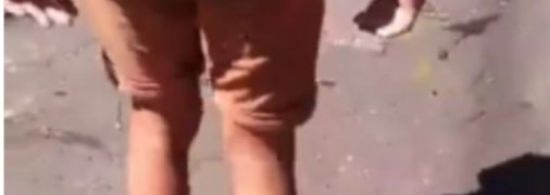 В Донецке подростки "осквернили" и сожгли футболку с "гербом ДНР": как их наказали