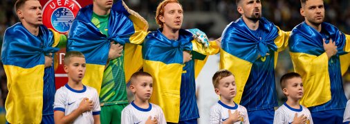 Юхим Конопля (по центру)