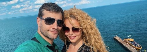 У її соцмережах досі є спільні фото