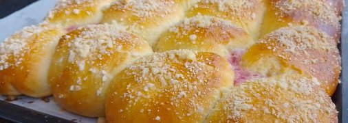 Пухкі булочки