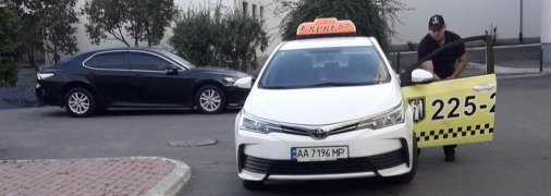 Киевский таксист избил итальянок