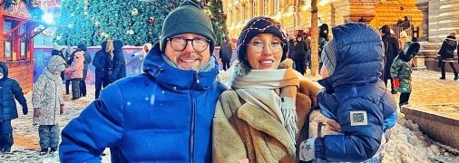 Шарий с женой и ребенком в Москве