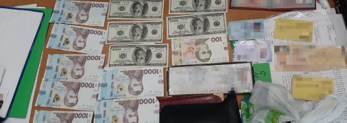 Взятки были гривнами и долларами