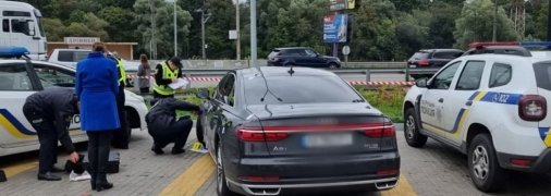 В авто Шефира выстрелили из автоматов 18 раз, был ранен водитель