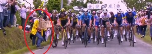 Стала известна судьба болельщицы, спровоцировавшей массовый завал велогонщиков на "Тур де Франс" (видео)