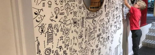 В Великобритании 9-летний школьник оформил ресторан своими уникальными рисунками: ФОТО