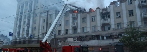 П’ятиповерхівка, яка постраждала внаслідок ракетного обстрілу Дніпра 19 квітня