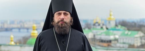 "Намоленные" храмы, еда для мертвых и освящение колбасы: наместник Лавры развеял самые популярные предрассудки верующих