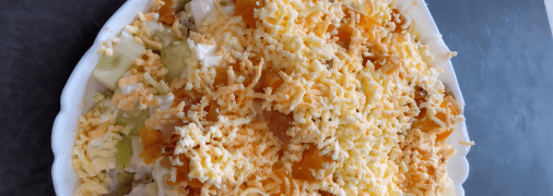 Смачний салат з курагою