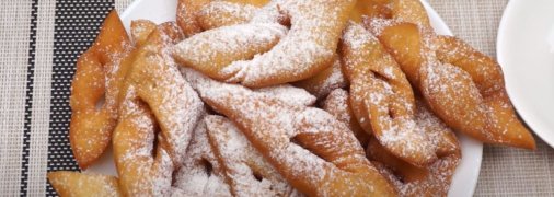 Хрумка і золотиста випічка зовні, а всередині вергуни виходять м'якими та ароматними.