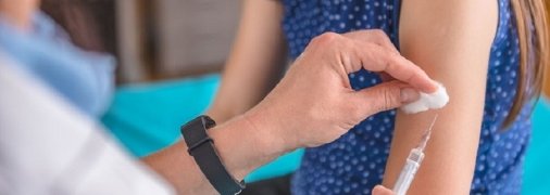 В США хотят доплачивать гражданам за вакцинацию от COVID-19