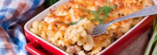 Необычная запеканка из сосисок и макарон