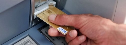 Случаются ситуации, когда банкоматы из-за сбоя системы не возвращают карты
