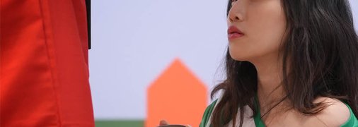 Тайваньские актрисы выполняют задания, наказания за которые эротического характера