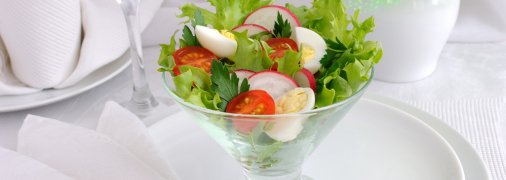 5 идей по декору новогодних блюд перепелиными яйцами