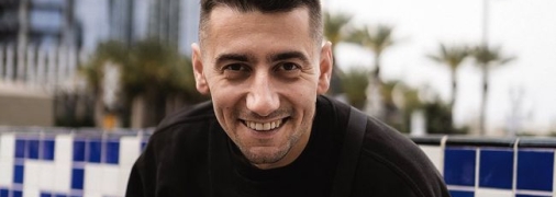 Эллерт регулярно размещает у себя в Instagram фото сделанные в США