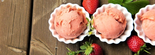 Клубничный щербет – подходящий десерт в жару