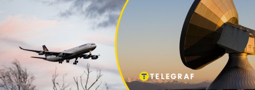 Самолет летит