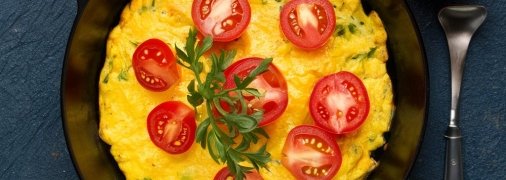 Такая яичница станет отличным завтраком (изображение создано с помощью ИИ)