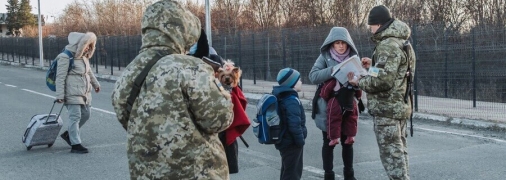 Дети до 16 лет могут уехать из страны только с сопровождением