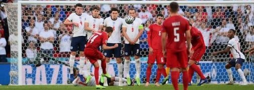 Английские СМИ считают, что гол Дании нужно было отменять