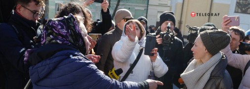 Агрессивно настроенные прихожанки не пустили комиссию Минкульта