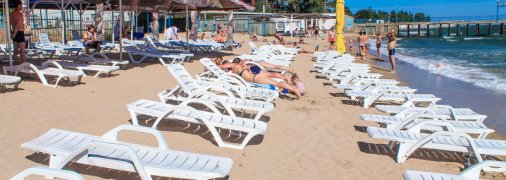 Избил за шезлонг: в Одессе пьяный турист не захотел платить за услугу