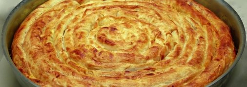 Апетитний пиріг зі смачною начинкою