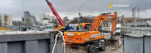 Работы в аварийной зоне не прекращаются даже в непогоду