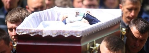 "Под повязкой не видно было глаз": в Беларуси простились с политзаключенным Витольдом Ашурком