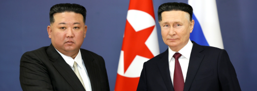 Диктаторы встретились на космодроме