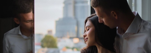 О девушке Сироты мало что известно