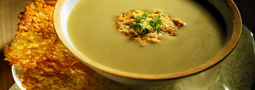 Сырный суп очень нежный и пикантный