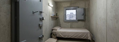 Бункер в многоквартирном доме