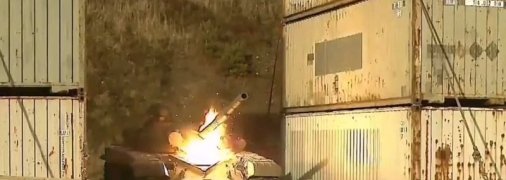 Британский танк уничтожил российский Т-72: зрелищное видео