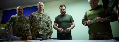 Зеленський виклав загадкове фото із генералами. У мережі запідозрили натяк на старт контрнаступу